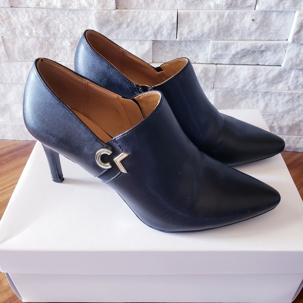 Calvin Klein Jennavie Cow Kansas Black Leather Ankle Boots Zipper Size 7